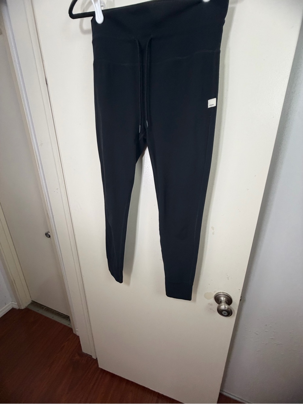 Vuori Daily Black High Rise 4Way Stretch 7/8 Drawcord Form BlissBlend Leggings M - Picture 8 of 16